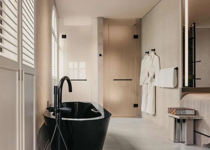 Mondrian Singapore Duxton