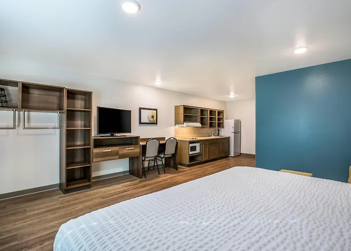 Woodspring Suites Libertyville - Chicago
