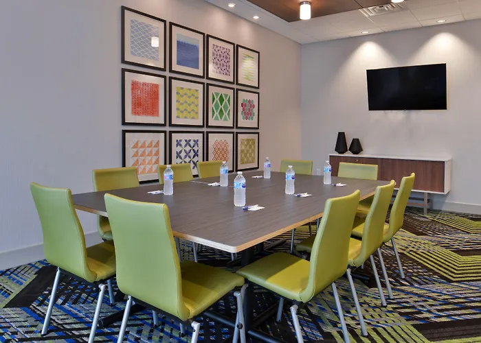 Holiday Inn Express & Suites - Marshalltown By Ihg