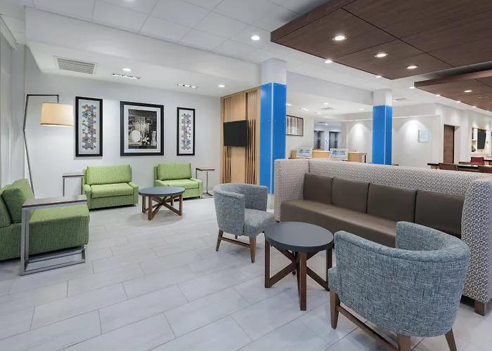 Holiday Inn Express & Suites Bryan - College Station By Ihg