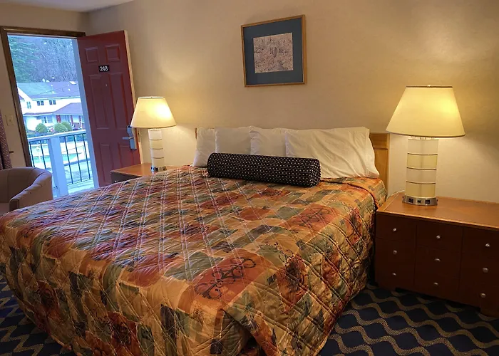 Economy Lodge 682 Main St Sturbridge