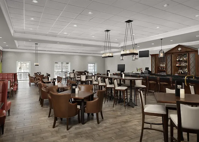 Virginia Crossings Hotel, Tapestry Collection By Hilton