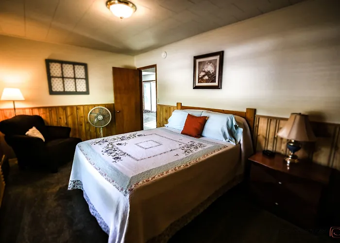 The Pines Country Inn
