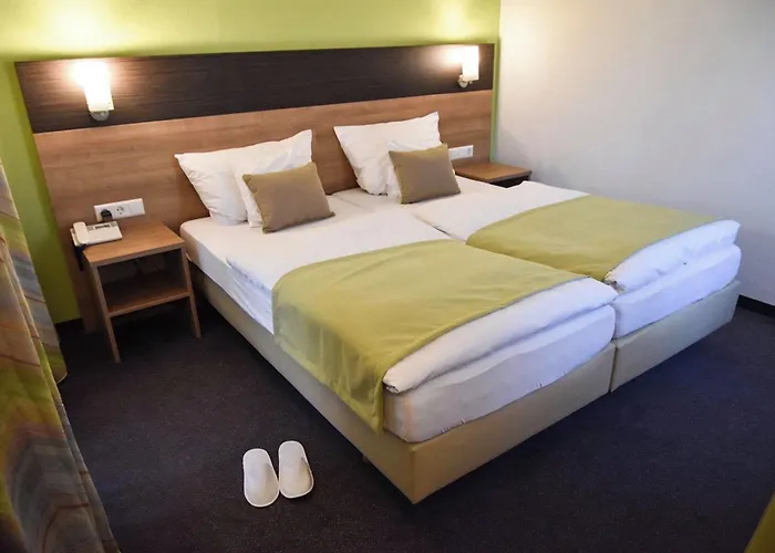 Martins Klause Airport Messe Hotel - Air Conditioning - Self Check-In Available