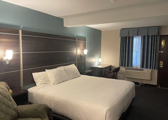 Landmark Inn
