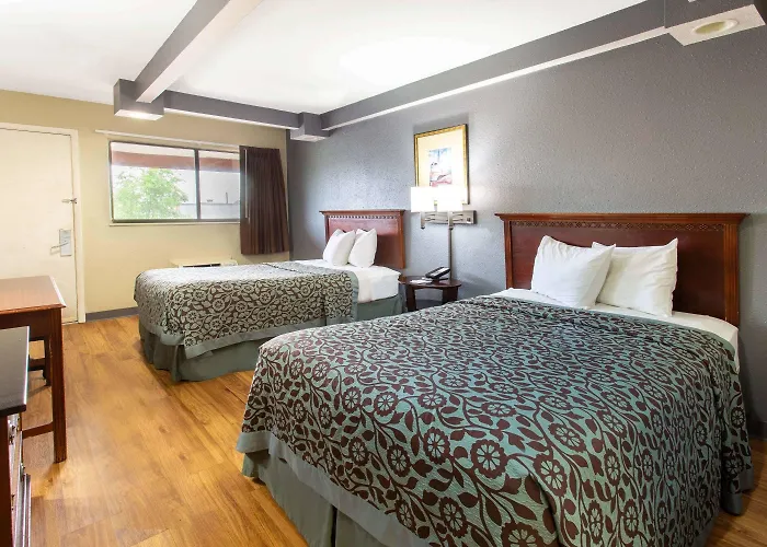 Travelodge By Wyndham South Holland