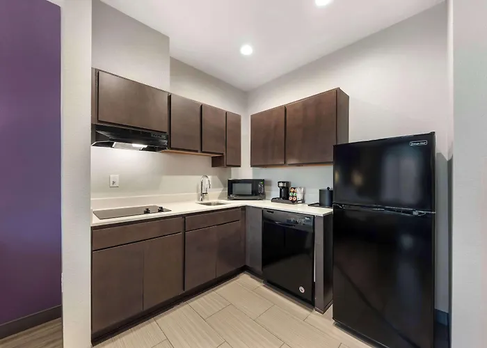 Best Western Plus Buda Austin Inn & Suites