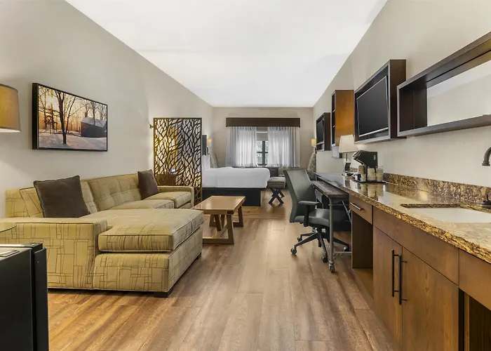 Best Western Plus Franciscan Square Inn & Suites Steubenville