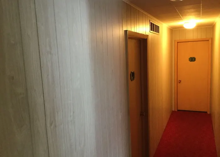Cedars Motel