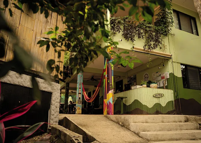Casa Pura Vida Surf Hostel - Tamarindo Costa Rica