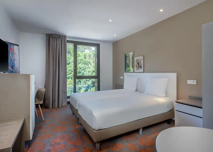 Spark By Hilton Lyon Park Saone