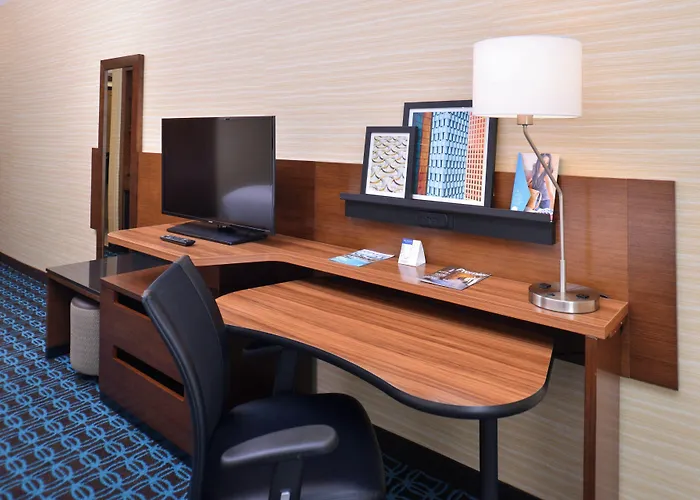 Fairfield Inn & Suites Farmington