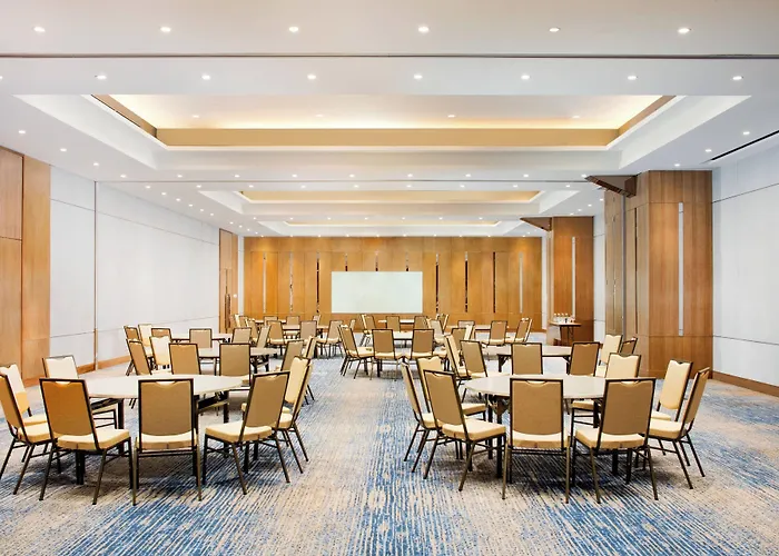 Four Points By Sheraton Surabaya, Tunjungan Plaza