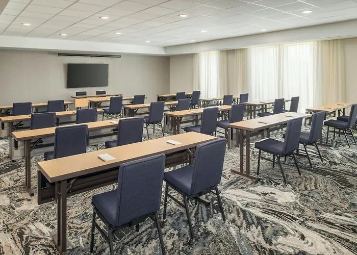 Courtyard By Marriott Houston City Place
