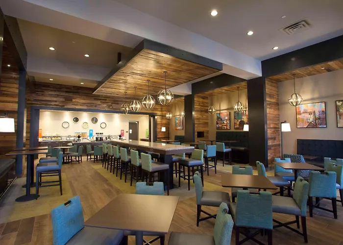 Hampton Inn & Suites St. Paul Downtown