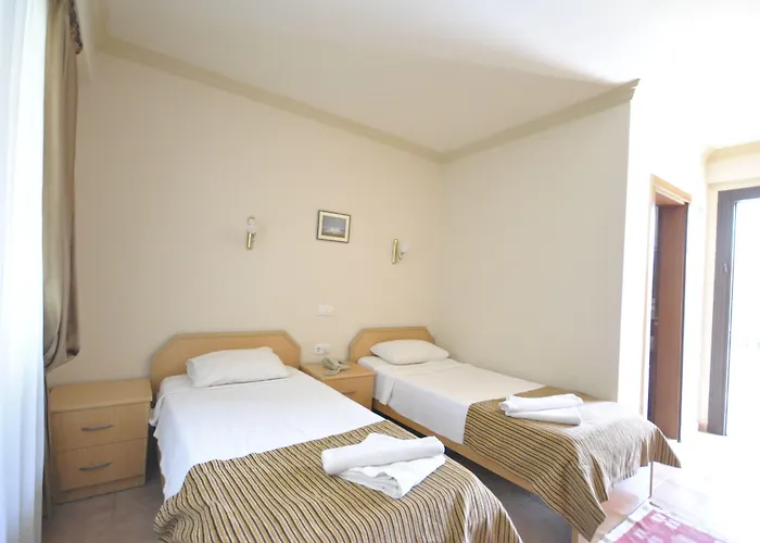 Mg Moms Hotel