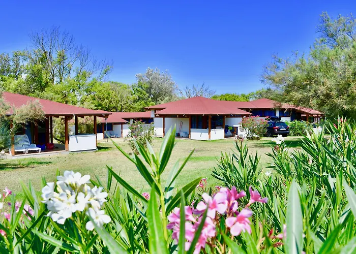 Isamar Holiday Village