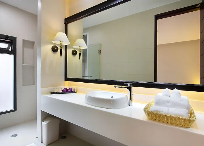Rimnaam Klangchan Hotel - SHA Plus