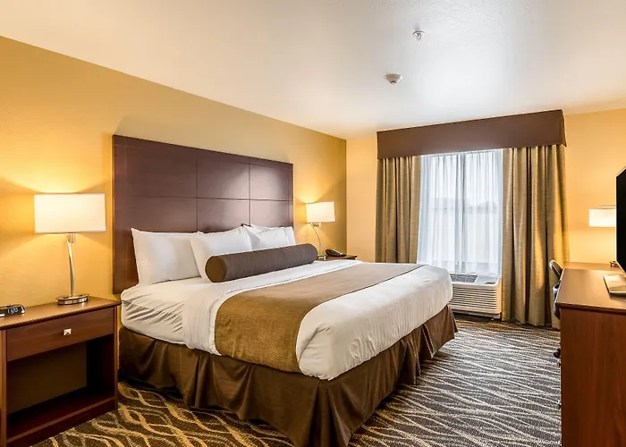 Cobblestone Hotel & Suites - Chippewa Falls