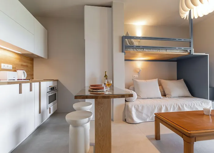 Ydreos Studios & Apartments