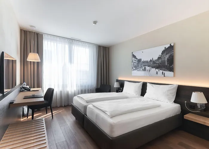 Hotel One66
