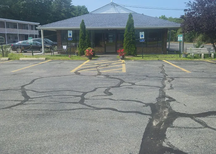 Nashoba Valley Inn & Suites