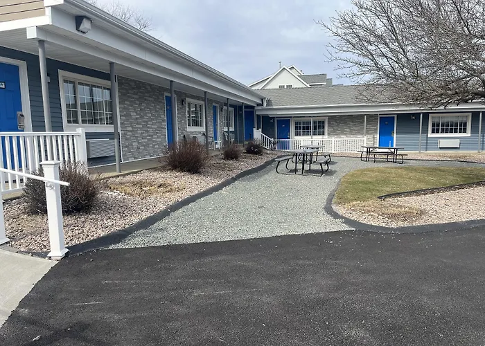 Stonington Motels