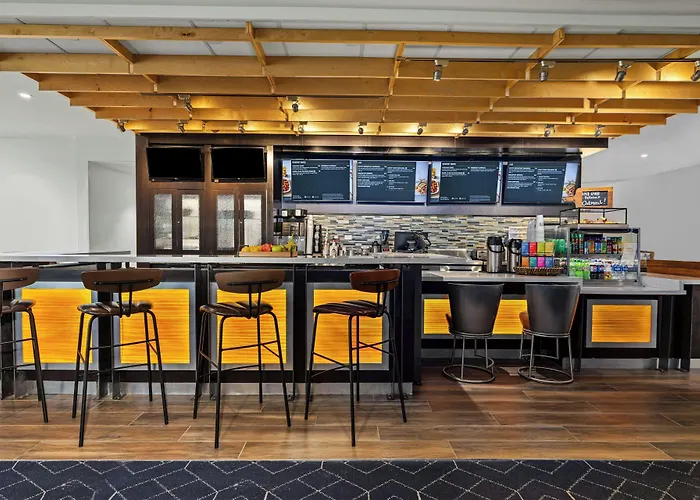 Courtyard By Marriott Oxford