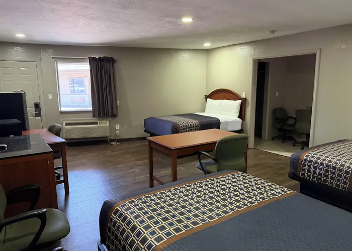 Rodeway Inn & Suites