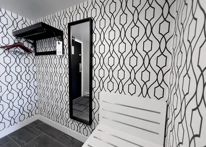 Sechelt Hotels
