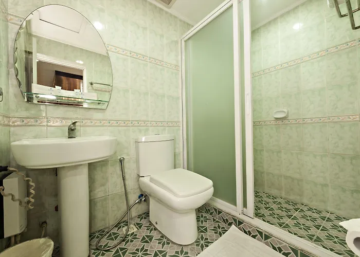 Oyster Plaza Hotel