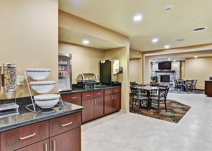 Cobblestone Inn & Suites - Ambridge, Pa