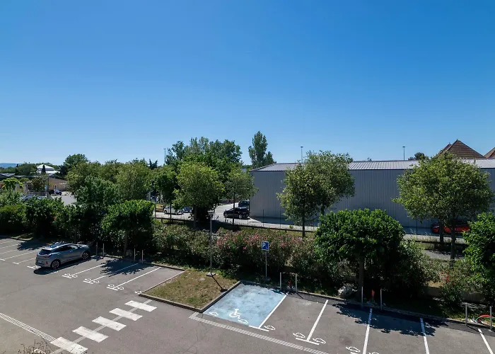 B&B Hotel Avignon 1