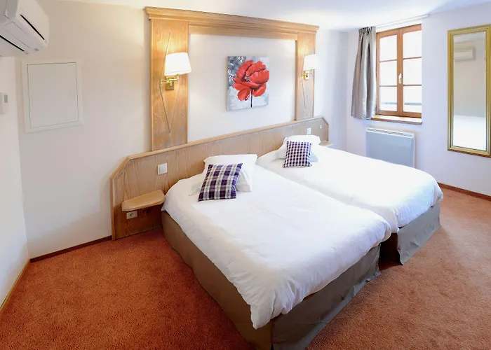 Logis Hotel De La Cloche