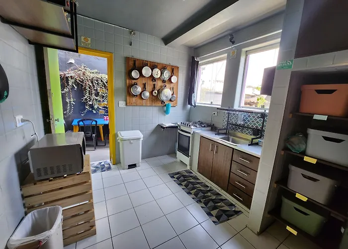 Vila Rock Hostel - Secure Neighborhood, Near Metro, Nubank Allianz Parque, Vila Madalena, Av Paulista, easy access to Morumbis&Autódromo Interlagos