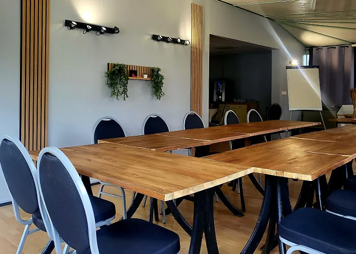 Brit Hotel Essentiel Limoges Nord Calme, Parking Gratuit, Acces Rapide A20