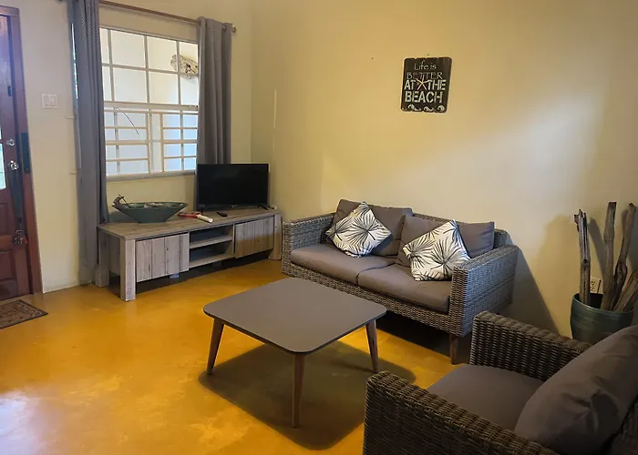 The Dive Hut - Boutique Apartments