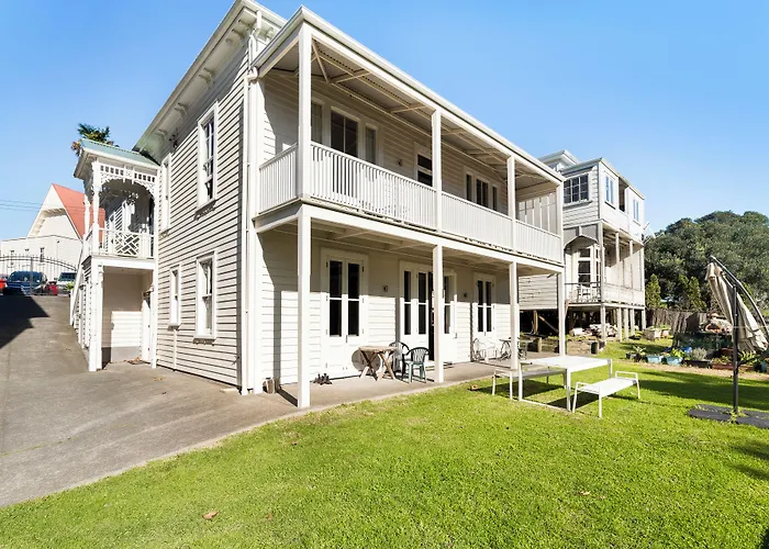 Waiheke Island Hostels