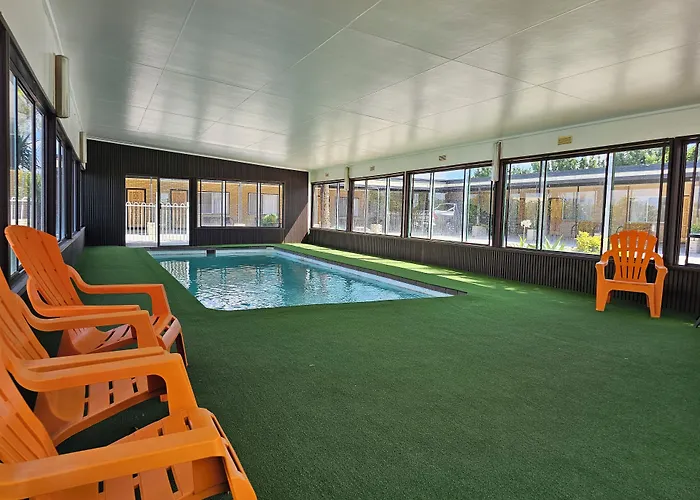 Majestic Motel