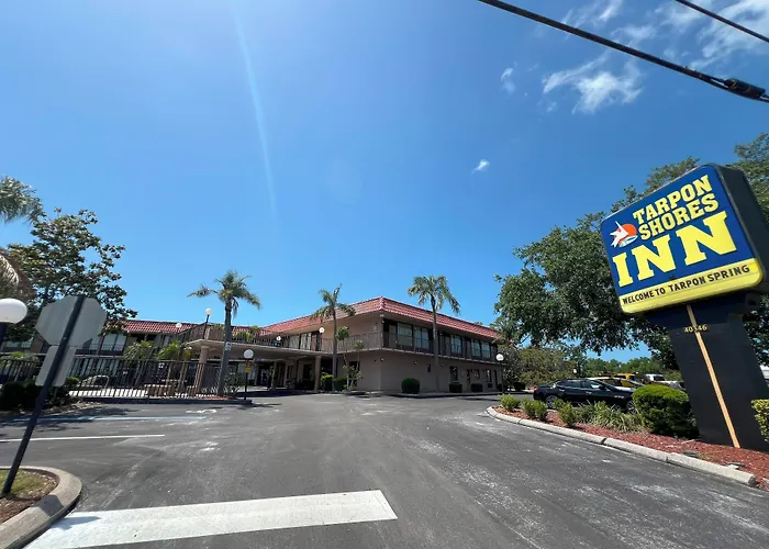 Tarpon Shores Inn