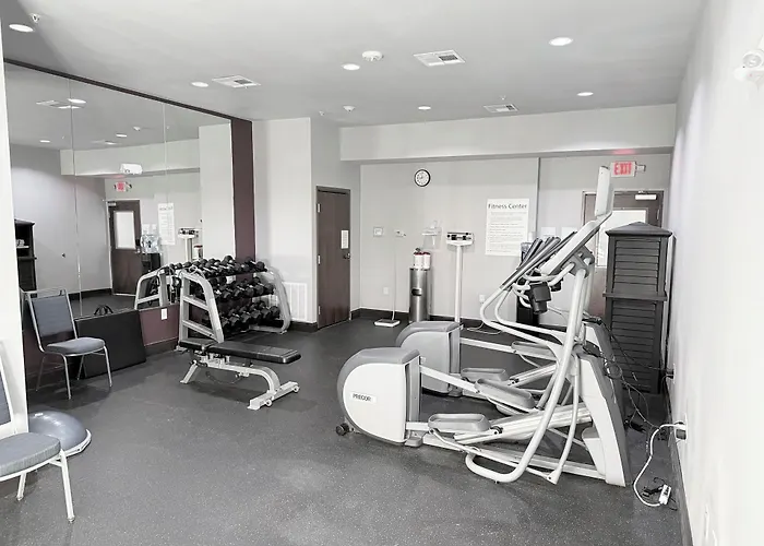 Holiday Inn Express & Suites Bonham By Ihg