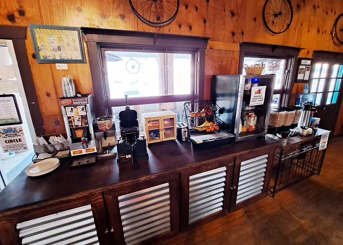 Buffalo Lodge Bicycle Resort - Amazing Access To Local Trails & The Garden