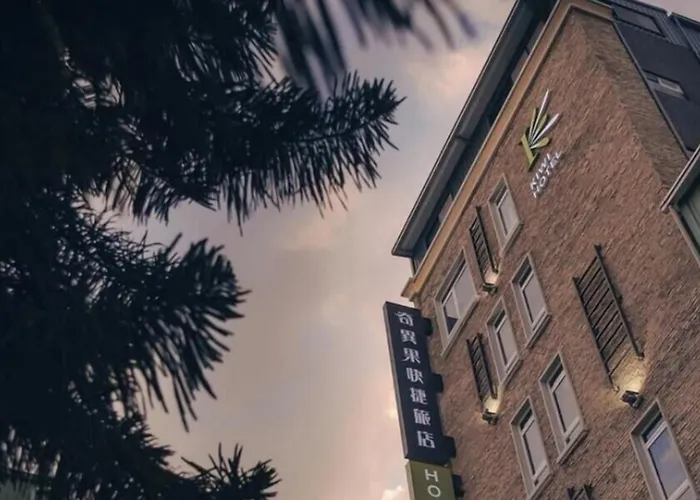 Kiwi Express Hotel-Taichung Station II