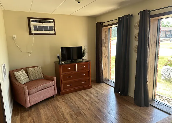 All Star Inn & Suites