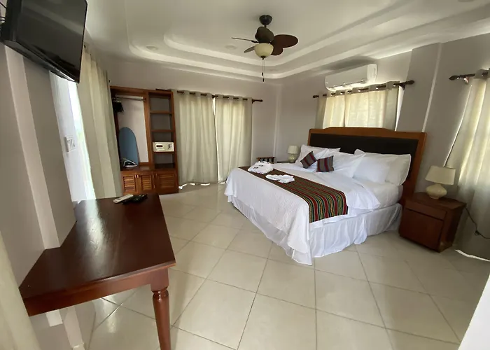 La Isla Resort