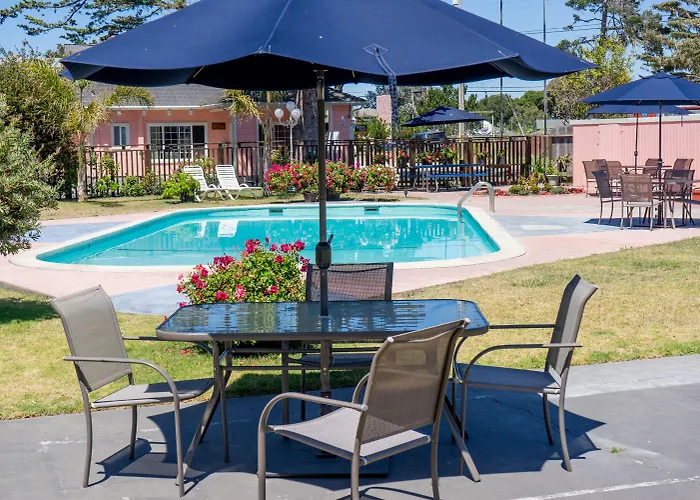 Butterfly Grove Inn