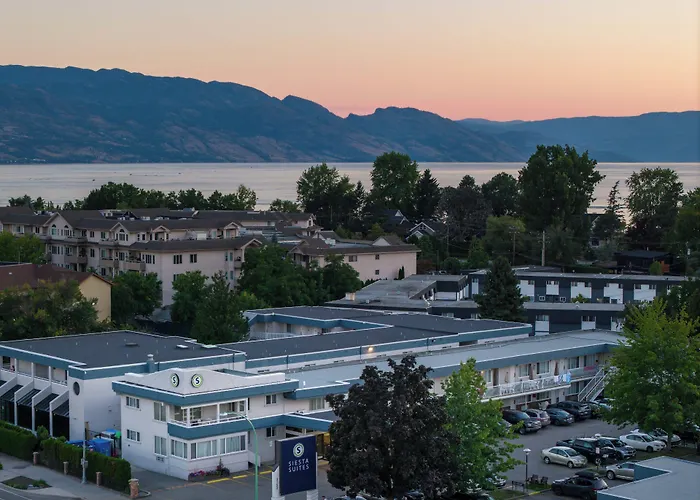 Kelowna Beach hotels