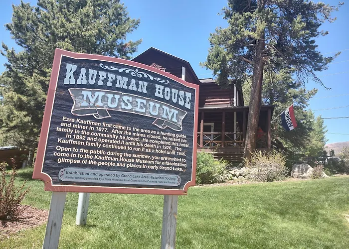 Western Riviera Lakeside Lodging