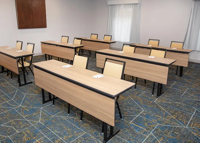 Hampton Inn & Suites Williamsport - Faxon Exit