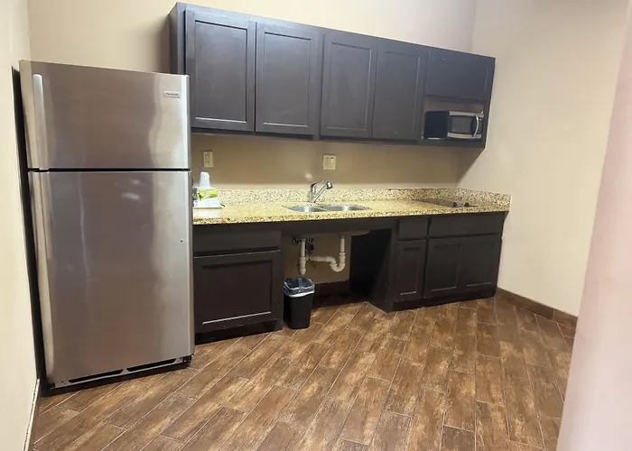 Executive Inn & Suites